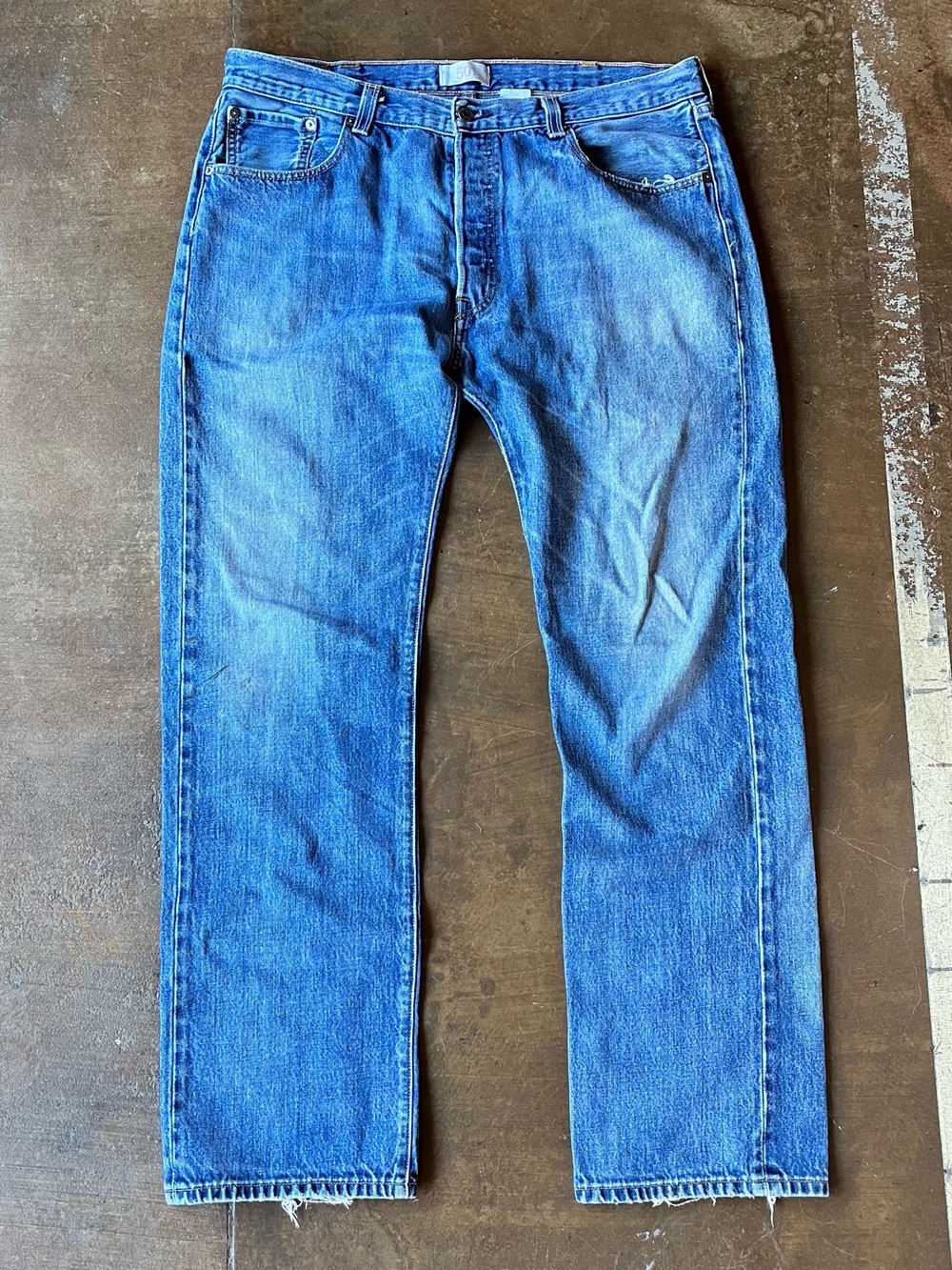 Levi's Vintage Y2K 501 Button Fly Straight Leg Medium Wash Denim Jeans 38x34 38
